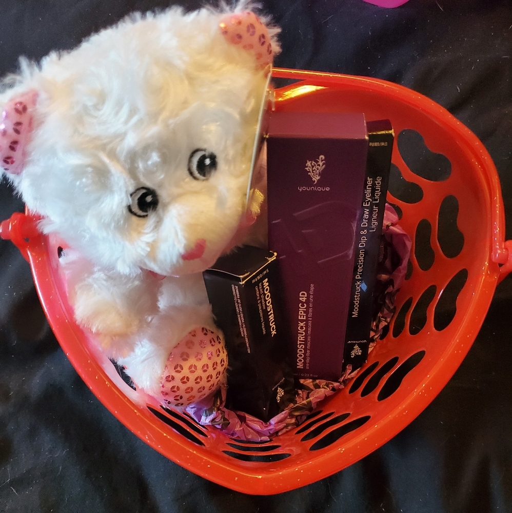 BEAUTIFUL MOTHERS DAY EYE SET